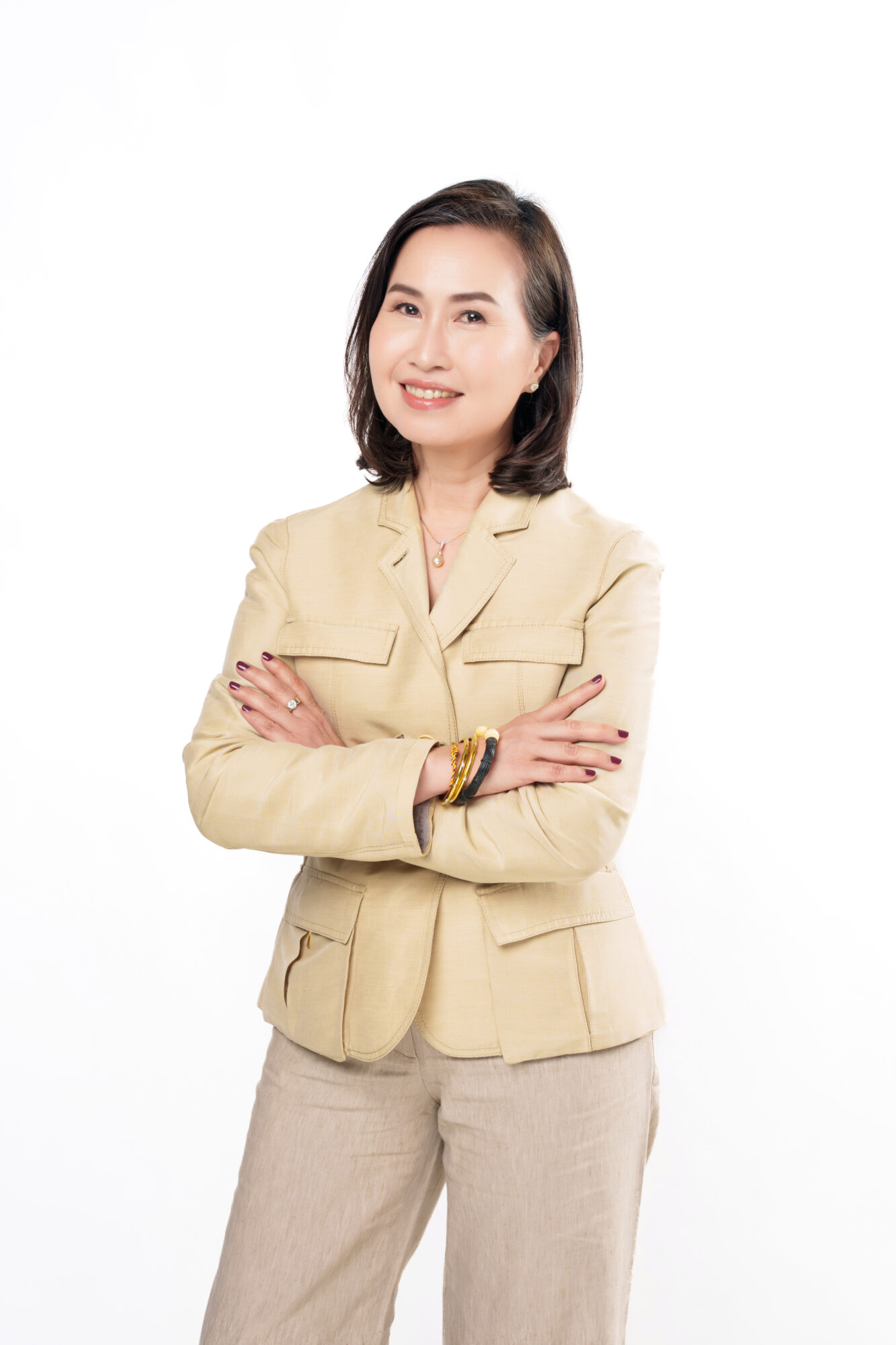 นางสาวใกล้อรุณ ศิวะโกเศศ ใกล้อรุณ