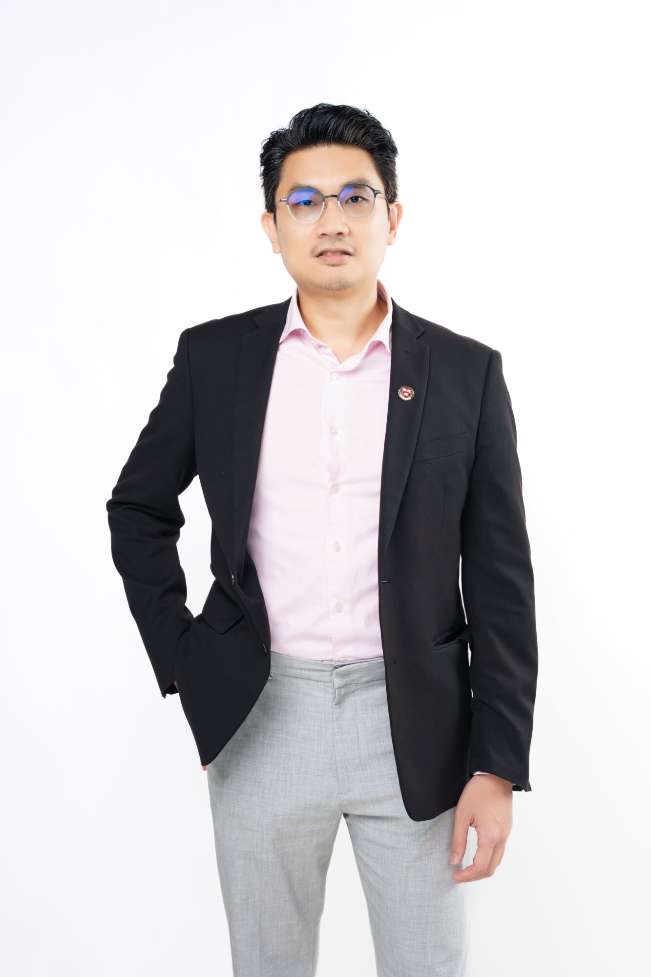 นายฉัตรพล โอสถานนท์ มาร์ค