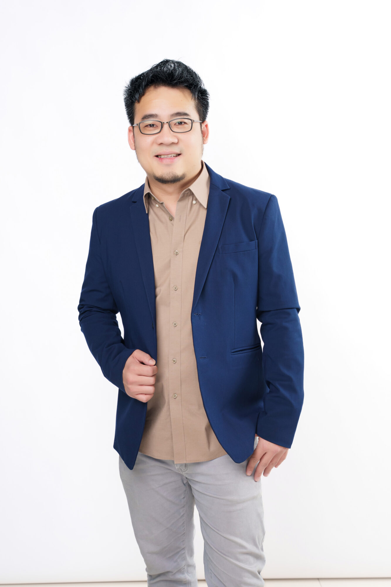 นายพีรพจน์ อริยะแจ่มเลิศ โอ๊ต